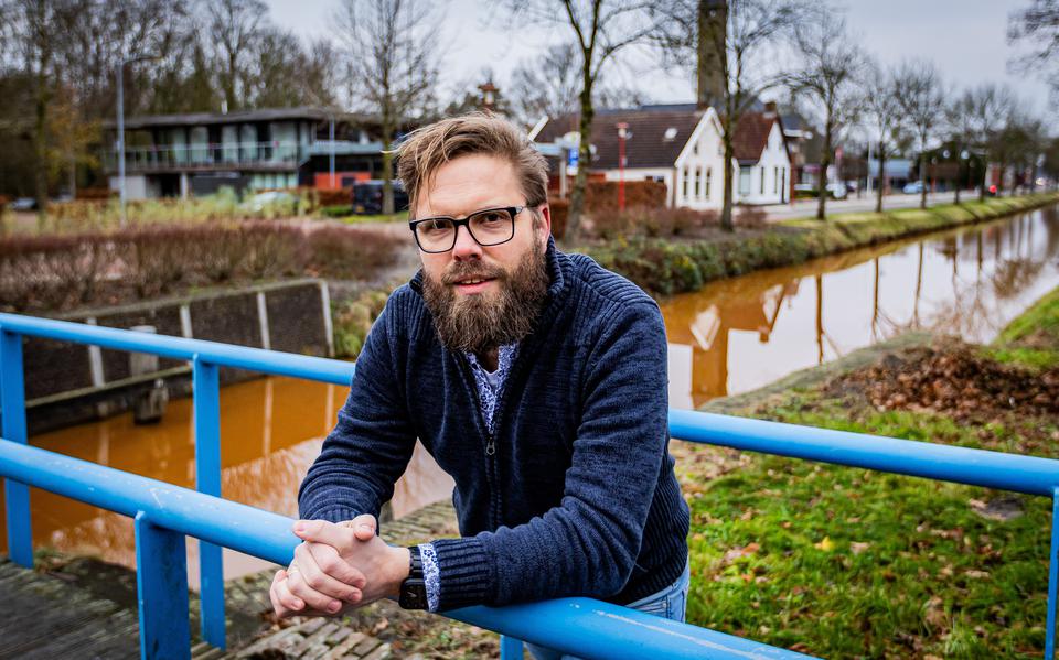 Jetse Woltjer, voorzitter van bruggencoöperatie Pekela hamert op samenwerken. "Dit versterkt dorps- en bedrijfsleven."