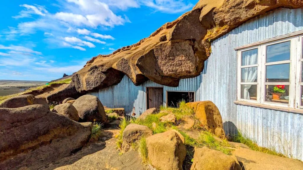 the-cave-people-tour-golden-circle-Iceland