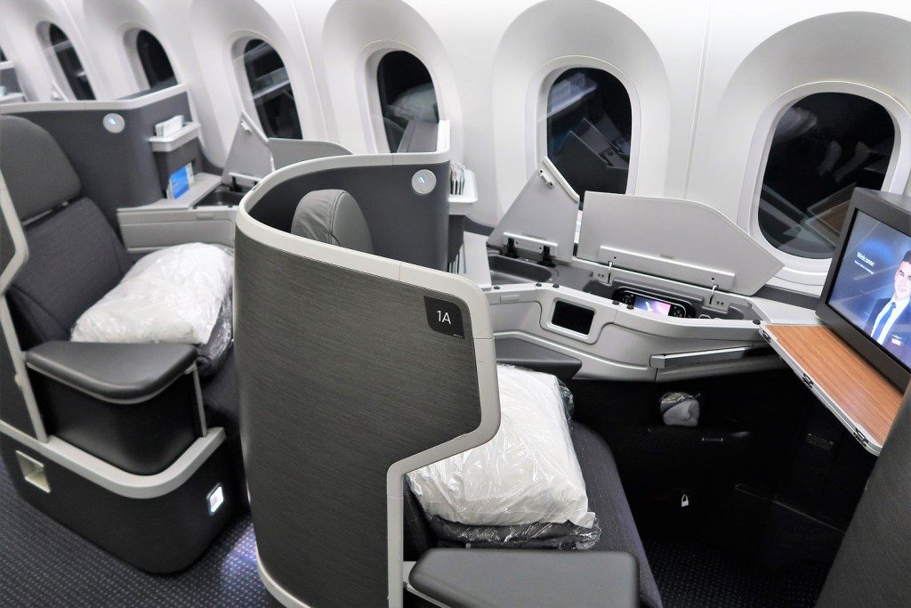 American Airlines 787-9 (789) Dreamliner business class seat 1A privacy shield