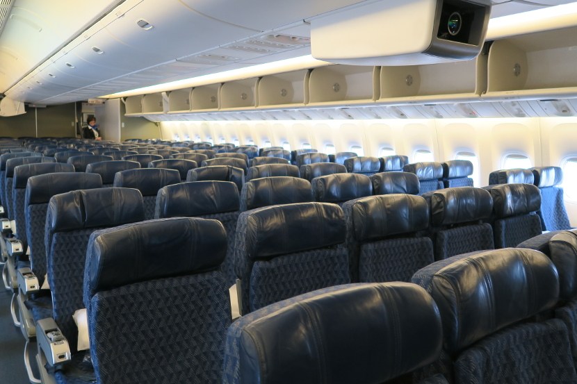 American Airlines Boeing 777-200ER Main Cabin Economy Class Photos