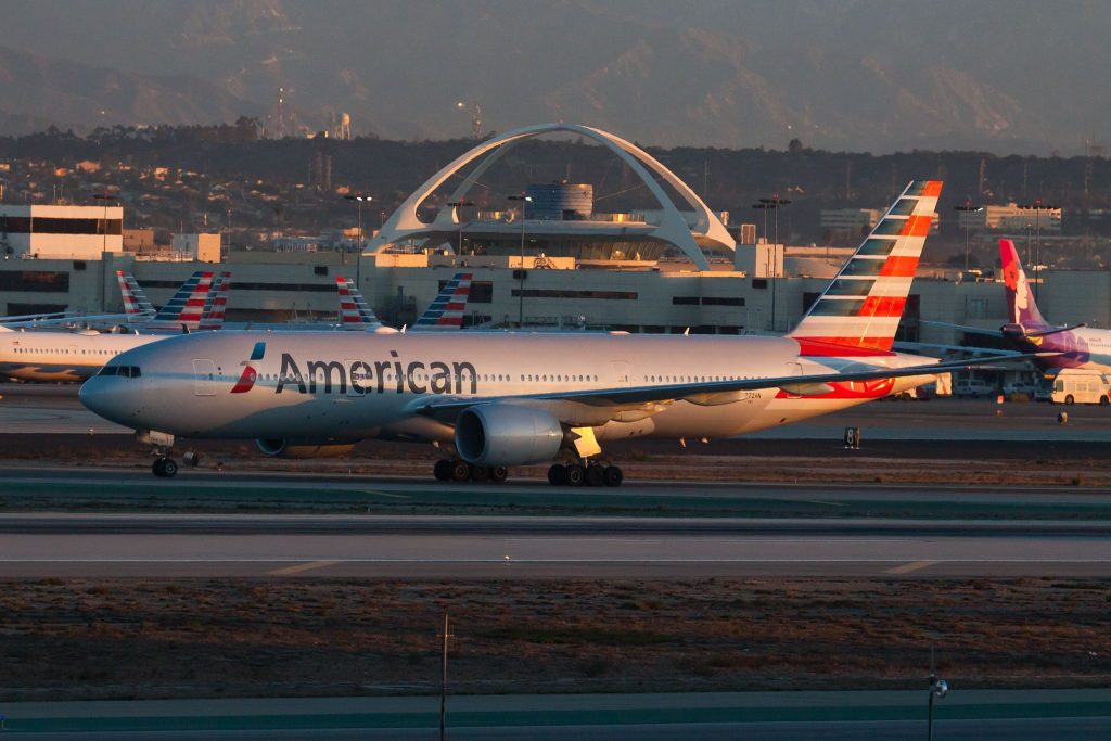 American Airlines Boeing 777-200ER N772AN just landed from Honolulu (HNL : PHNL)