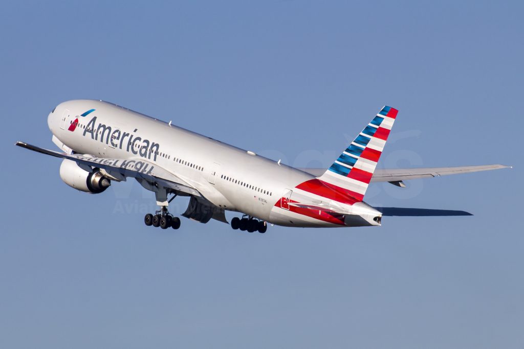 American Airlines Wide Body Boeing 777-223ER N787AL Photos