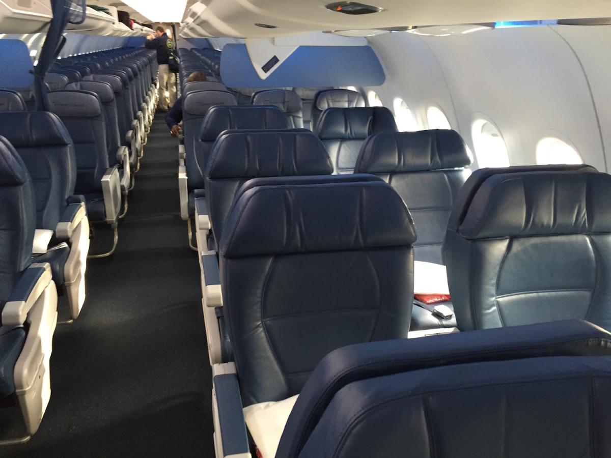 Delta Air Lines Airbus A320-200 Cabin Interior Configuration Photos