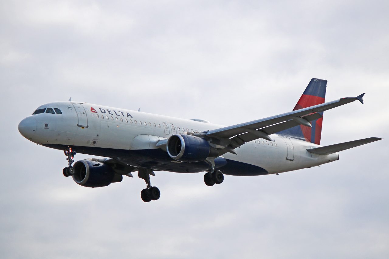 Delta Airlines Fleet Airbus A320-200 N376NW Toronto Pearson International Airport