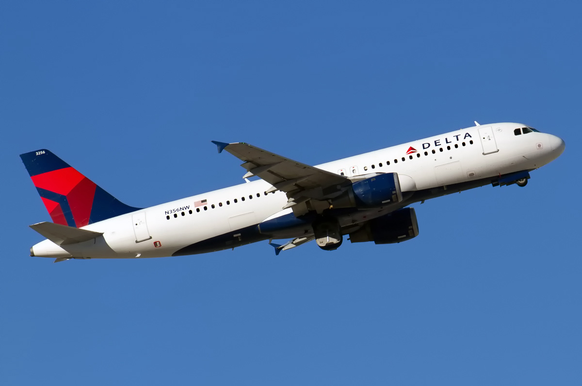 N356NW Delta Air Lines Aircraft Airbus A320-212 Photos