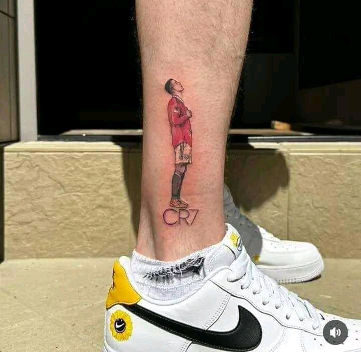 Garnacho puts his Ronaldo idol on his right leg with awesome tattoo