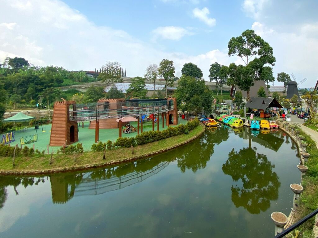 Area Taman Bermain Lembang Park & Zoo (travelspromo)