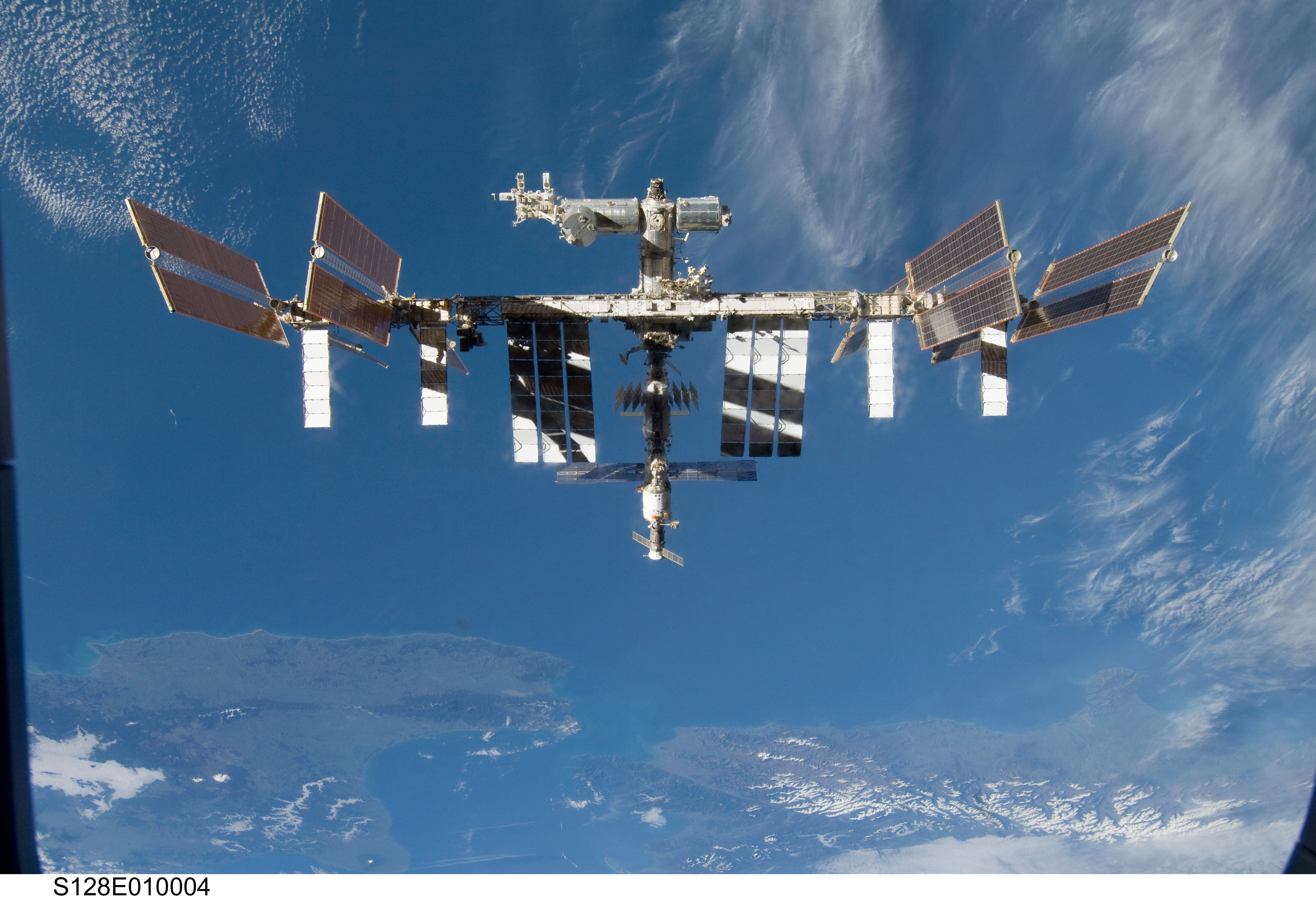 Daily Telescope: In which the space station proves it truly is ...