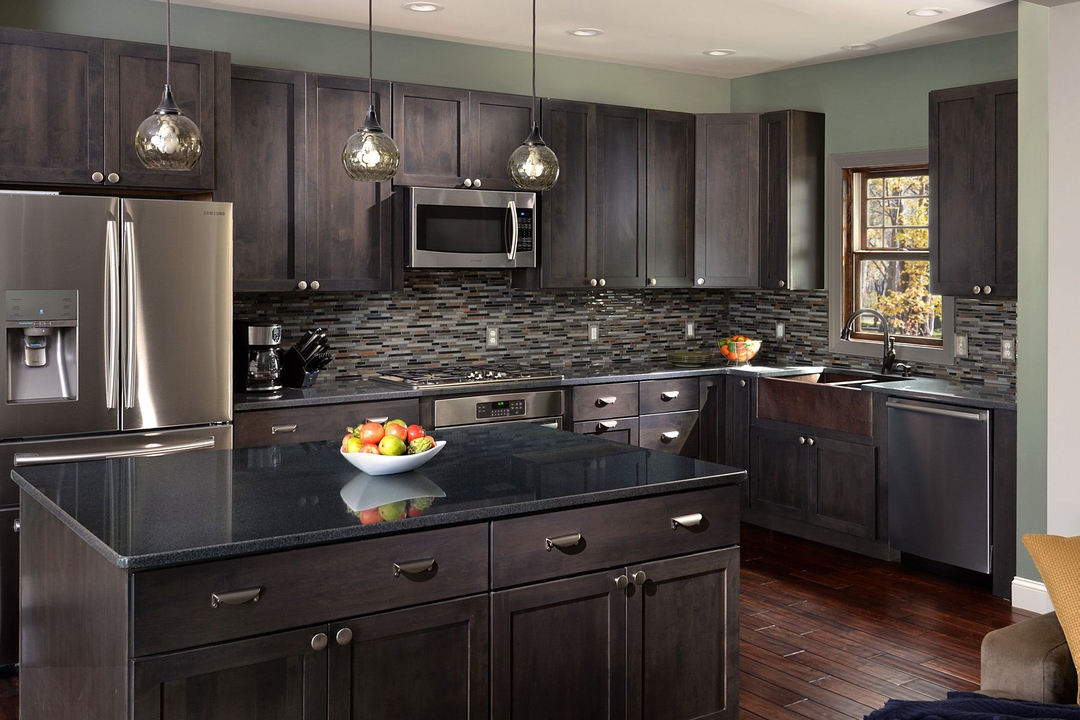 Shaker Riverwalk Maple Slate Absolute Kitchen Granite