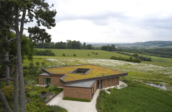 Kirkland Fraser Moor adopts biophilic approach to design of picturesque Foxglove House