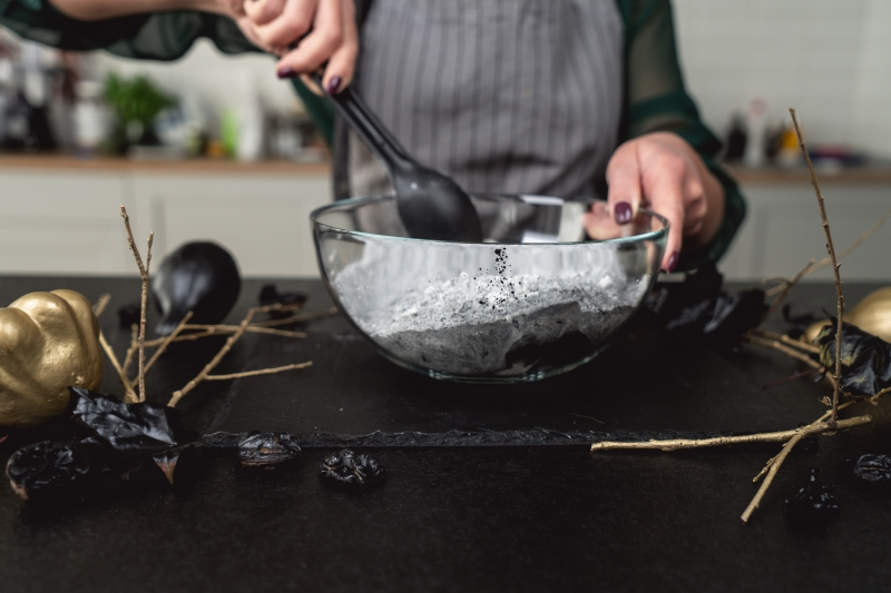 what makes black bread black