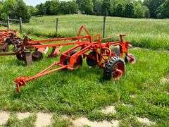 Allis-Chalmers 2-12'' Bottom Pull Type Plow