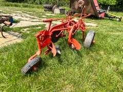 Allis-Chalmers 2-12'' Bottom Pull Type Plow