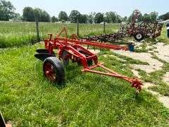 Allis-Chalmers 2-12'' Bottom Pull Type Plow