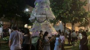 Suasana-malam-Misa-Natal-di-GerejKanduang4.jpg