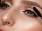 20 Daftar Mascara yang Melebatkan Bulu Mata, Tampilan Seperti Eyelash Extension