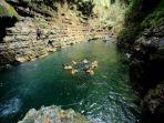 green-canyon-atau-cukang-taneuh-di-sungai-cijulang-ciamis.jpg