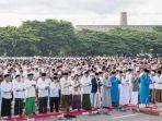 ilustrasi-shalat-idul-fitri-lokasi-surabaya.jpg