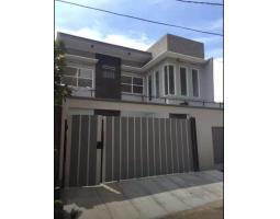 Dijual Rumah 2 Lantai, LT. 225m, LB. 350m2, SHM, Turun Harga, Ada Kolam Renang, Setiabudi Regency - Bandung