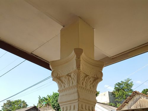 Carved house pillar design