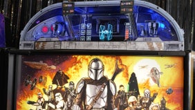 Mandalorian Pinball Machine Gets Pinball's Craziest Mod Ever: A $2000 Holographic Topper