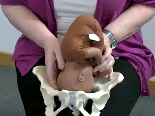 Play video: The positions of your baby during birth: video