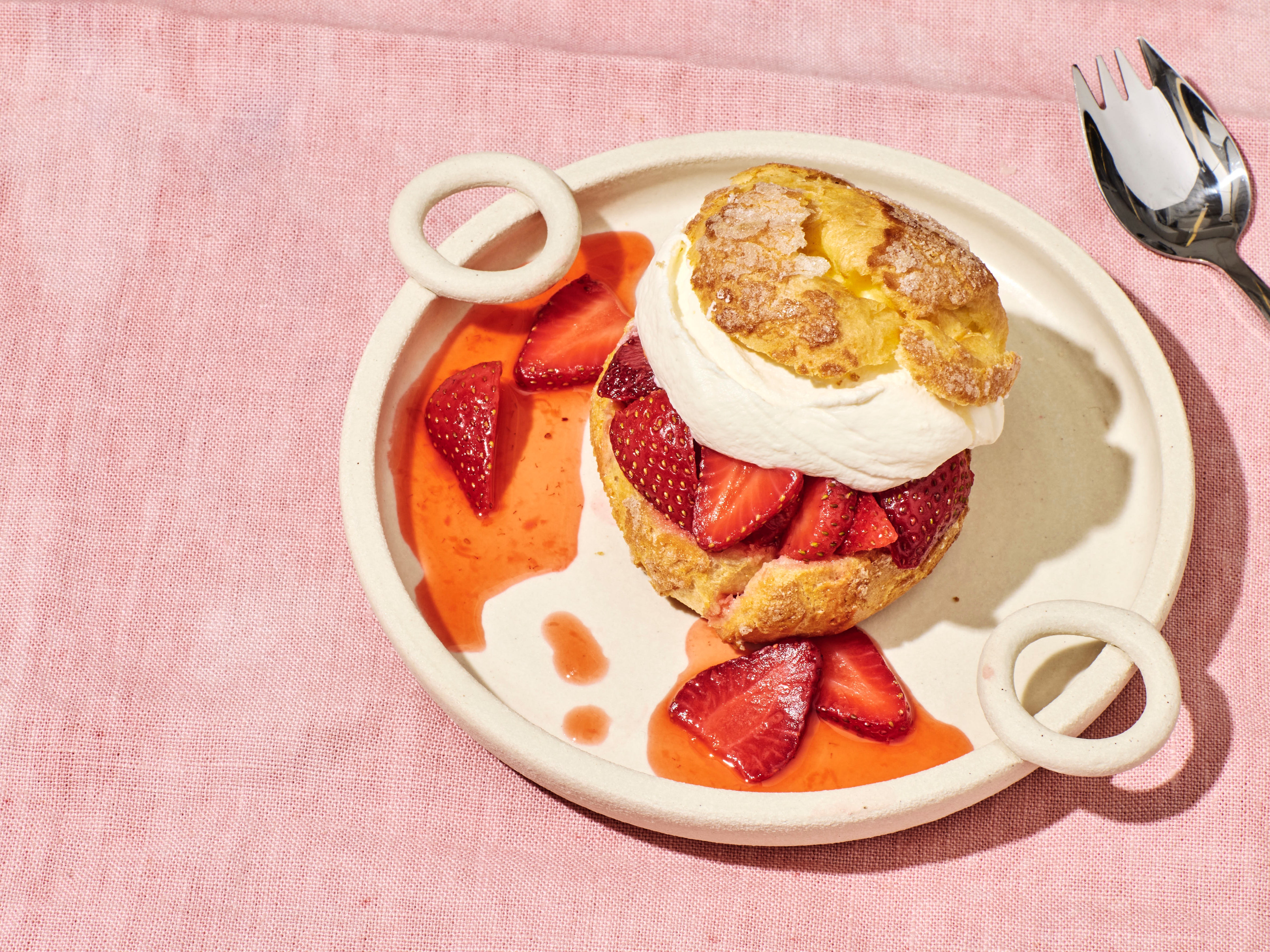 Easy Strawberry Cream Puffs