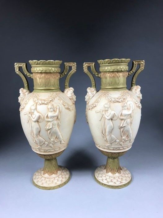 Royal Dux Bohemia- Set of baluster-shaped vases - Catawiki