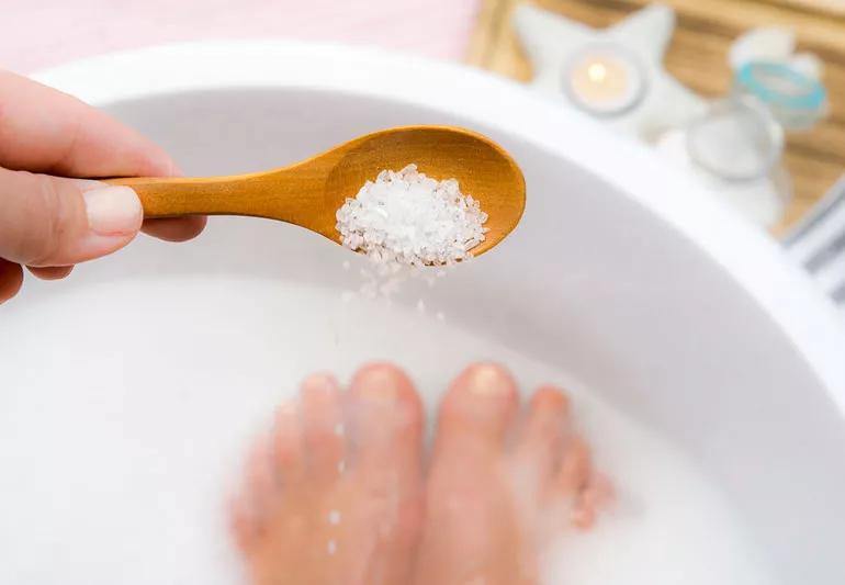 epsom salts foot bath