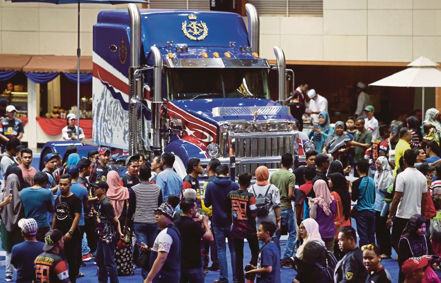  The crowd on the last day of Malaysia Bike Week 2018 in Serdang yesterday. Pic By Mohamad Shahril Badri Saali 