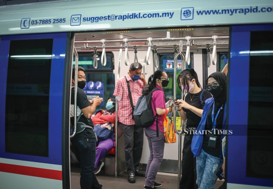 it is good news that the Johor government has started paying attention to this problem and looking to develop the Johor Baru Light Rail Transit (JB-LRT) to overcome congestion and to integrate the transportation system in the city centre. - NSTP file pic