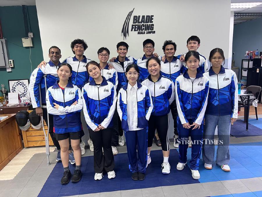  Blade's Sukma fencers posing for posterity.