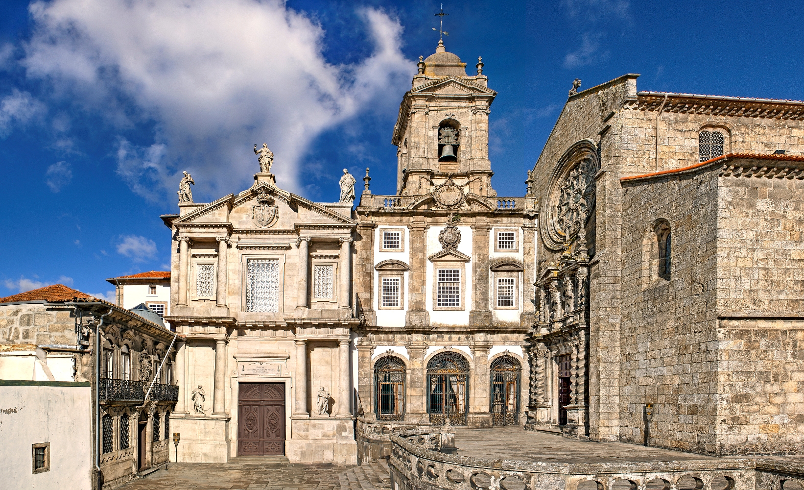 Igreja de S. Francisco do Porto - Templos Religiosos