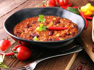 Hot chili con carne - mexican food tasty and spicy. jigsaw puzzle online