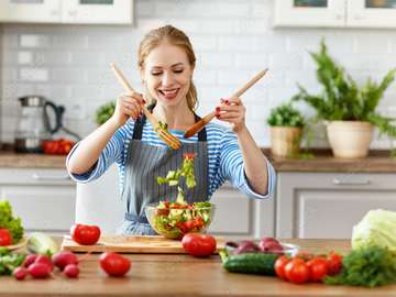 Making Vegetable Salad jigsaw puzzle online