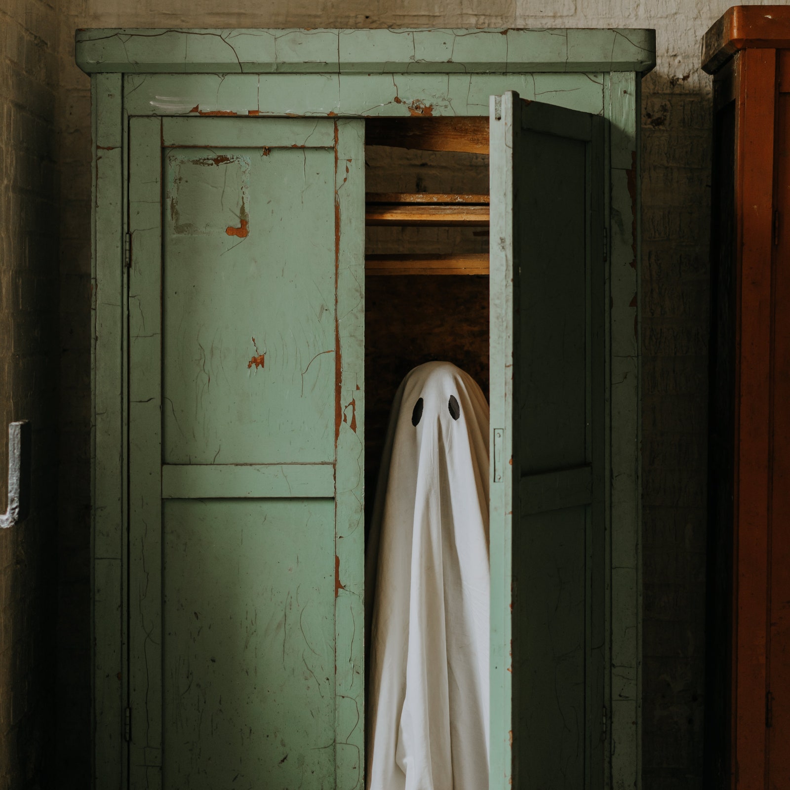 10 Signs Your House Is Haunted (And What to Do About It)