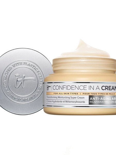  It Cosmetics confidence in a cream anti-aging moisturizer on white background