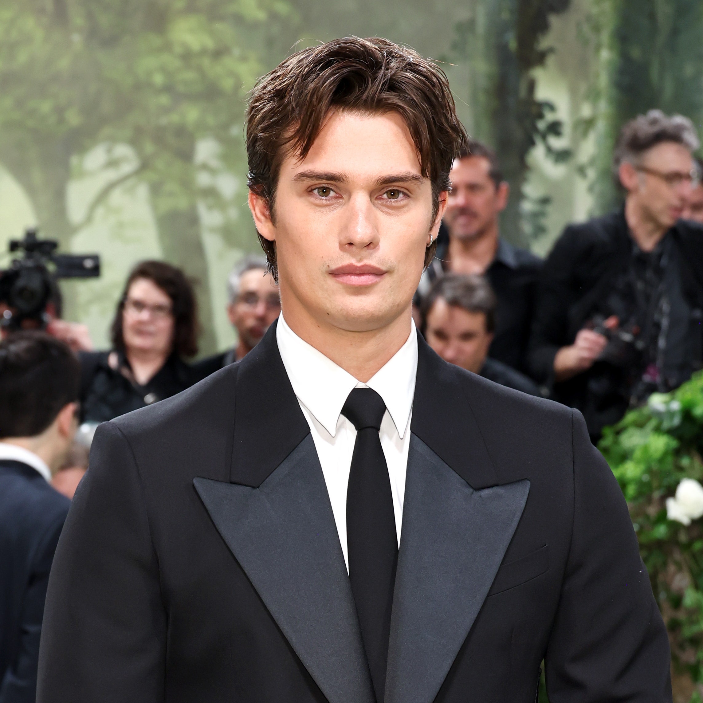 Nicholas Galitzine Debuts Shocking Fitness Transformation in New Holiday Pic