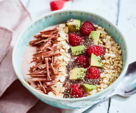 Himbeer-Smoothie Bowl mit Chiasamen