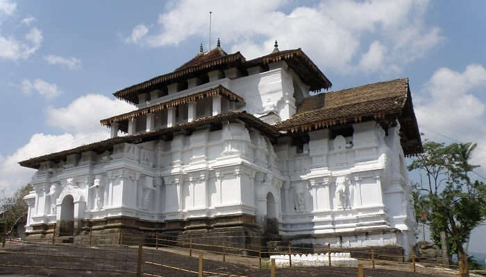 Temples in Kandy, one of the best places to visit in Kandy.