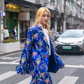 The Best Street Style at Shanghai Fashion Week Spring 2022