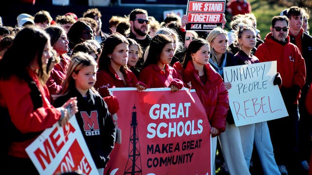 Beverly teachers strike 