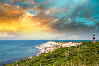 martha's vineyard lighthouse at sunrise