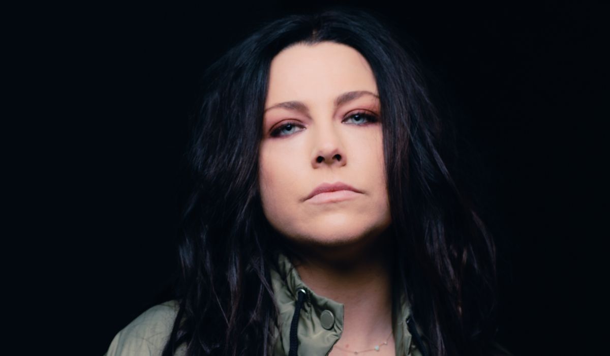 Amy Lee Is A Vocalist Who Fronts The Band?