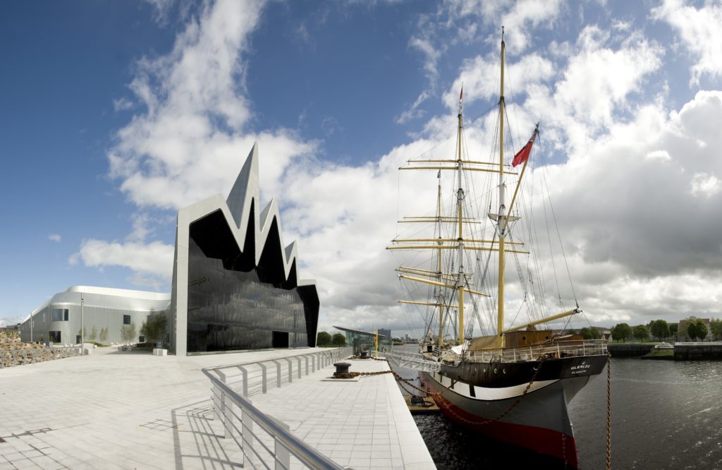 En 2018 Glasgow fête Mackintosh / aufildeslieux.fr / Riverside Museum