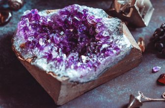 Amethyst ✨ Meaning ✦ Properties ✦ Benefits ✦ Uses