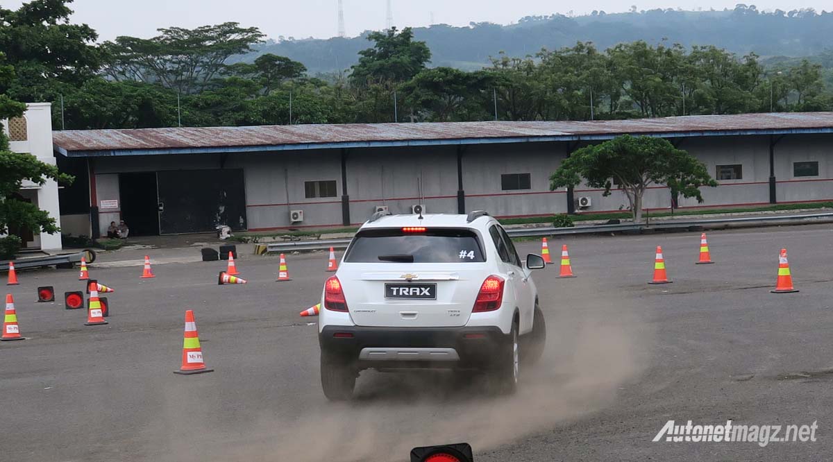 chevrolet trax belakang