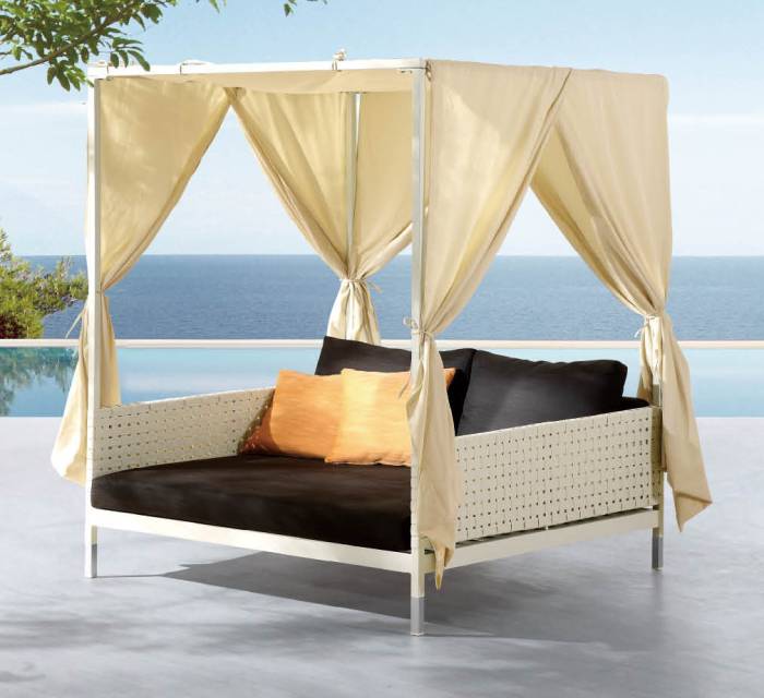 Taco Leisure Daybed with Canopy