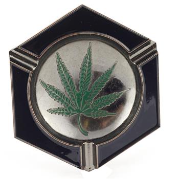  GANJA LEAF METAL ASHTRAY