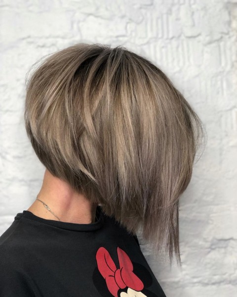 A popular layered bob haircut.